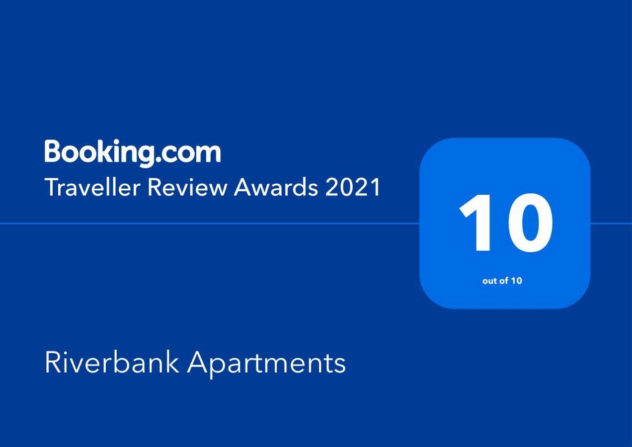 Riverbank Apartments ネアン エクステリア 写真